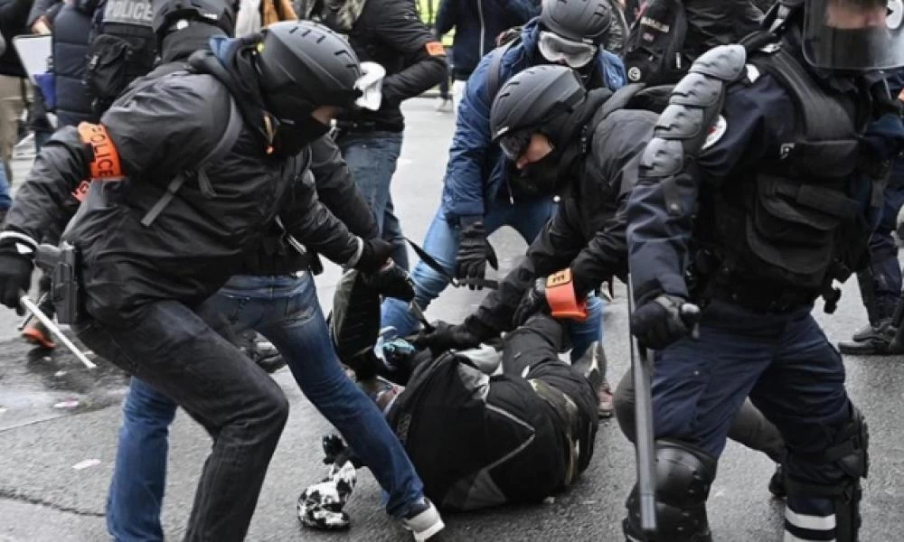 Γαλλία: Η αστυνομία κατηγορείται για ρατσισμό εναντίον των Γάλλων